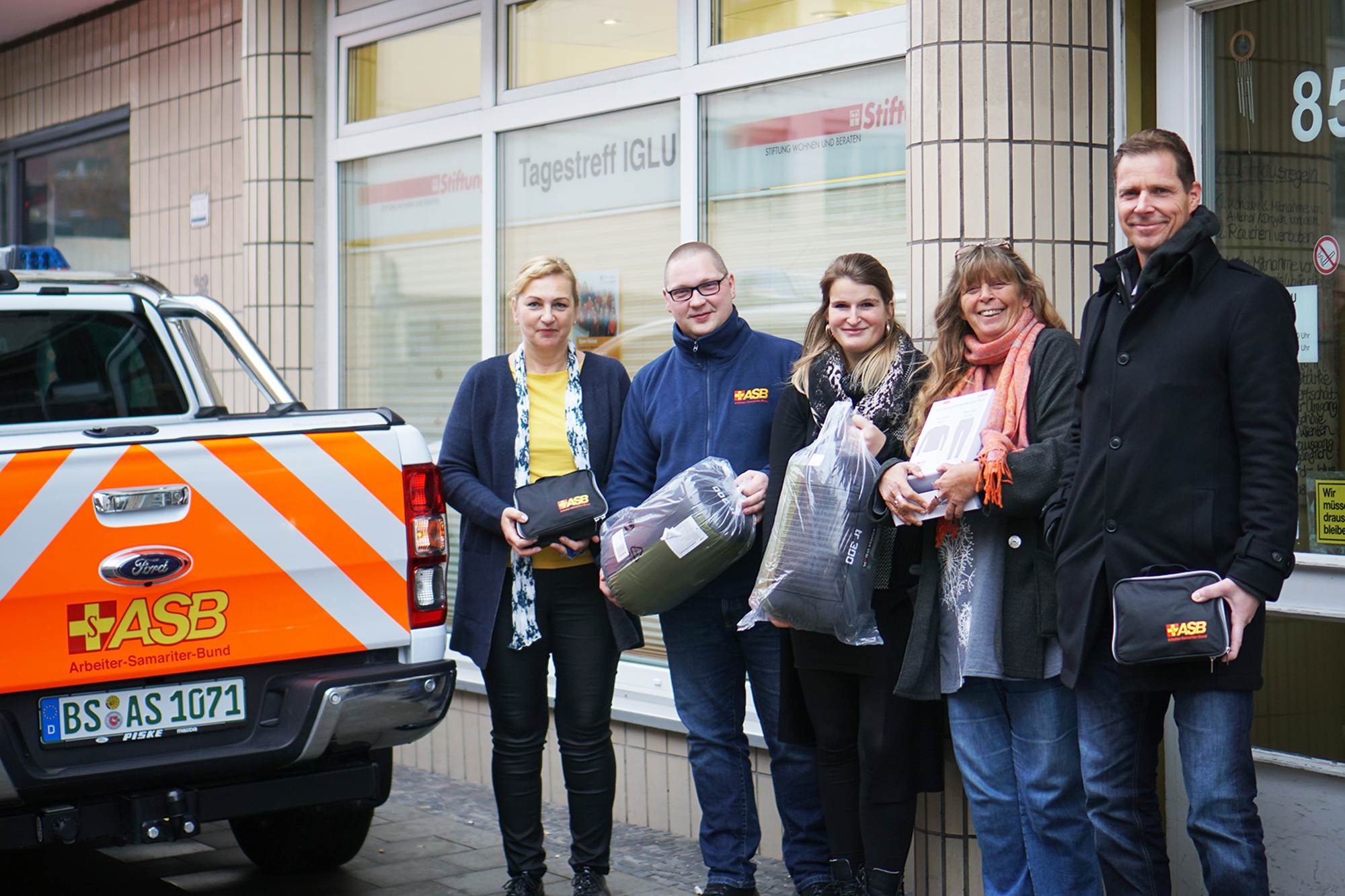 Schlafsäcke und Thermowäsche für Obdachlose